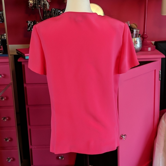 Cynthia Howie fuschia pink short sleeve blouse - Picture 3 of 4